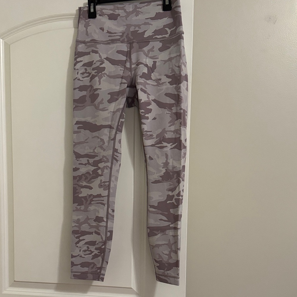 Lululemon Athletica Gray Camouflage Leggings
